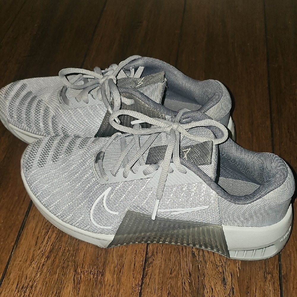 Nike Metcon 9 'Light Smoke Grey Sneakers